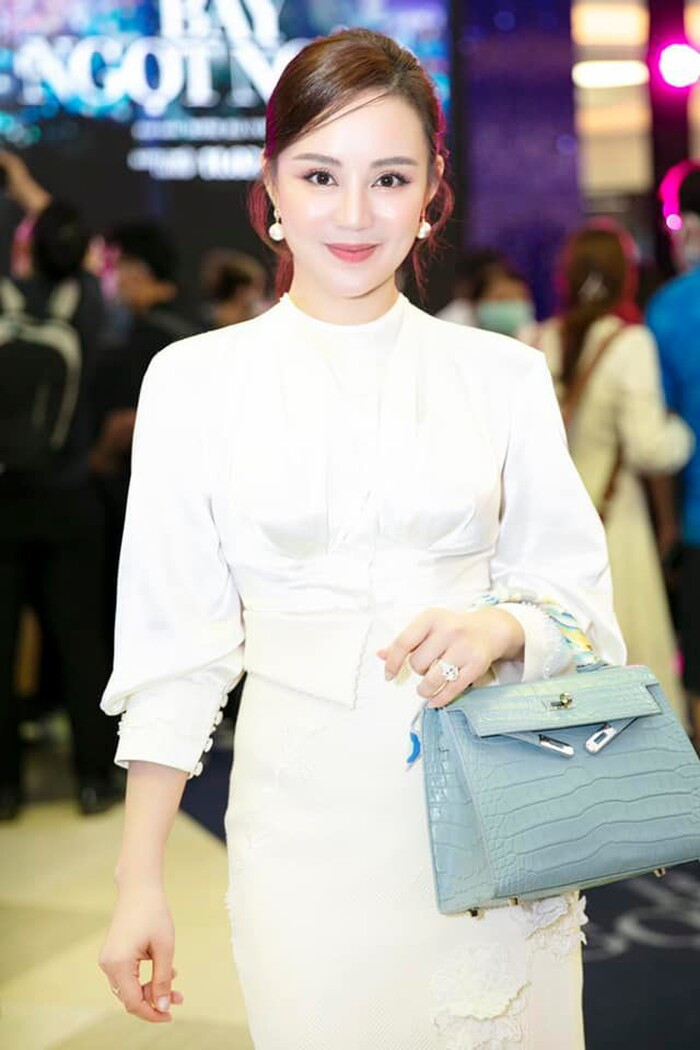 Vy Oanh bất ngờ thông báo chuẩn bị ra MV sau ồn ào với nữ CEO Đại Nam, netizen liệu có hưởng ứng? Ảnh 1