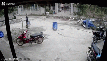 Vụ nổ súng khiến 3 người thương vong ở Thái Nguyên: Xuất hiện clip 2 gia đình từng tranh cãi gay gắt Ảnh 2