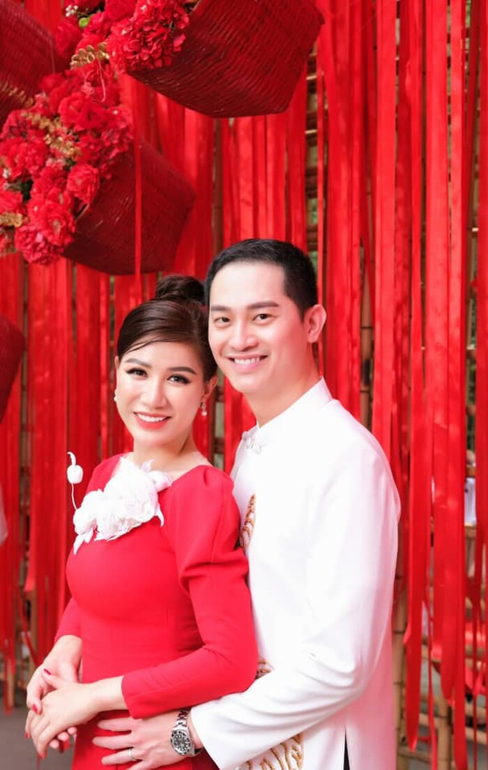 Trang Trần hạnh phúc mừng sinh nhật chồng, không quên nhắn anti-fan: 'Của chị, chị bỏ mấy em mới hưởng'