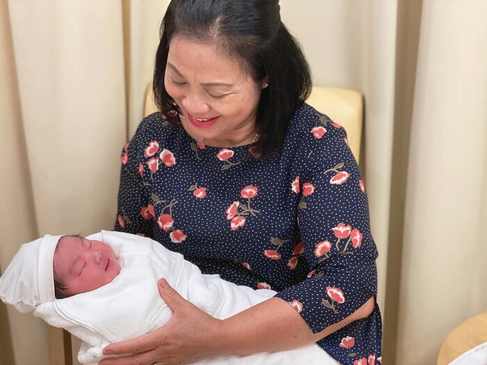 Mối quan hệ giữa Hòa Minzy và mẹ bạn trai thiếu gia: Chưa đám cưới nhưng được nhà trai yêu thương hết mực
