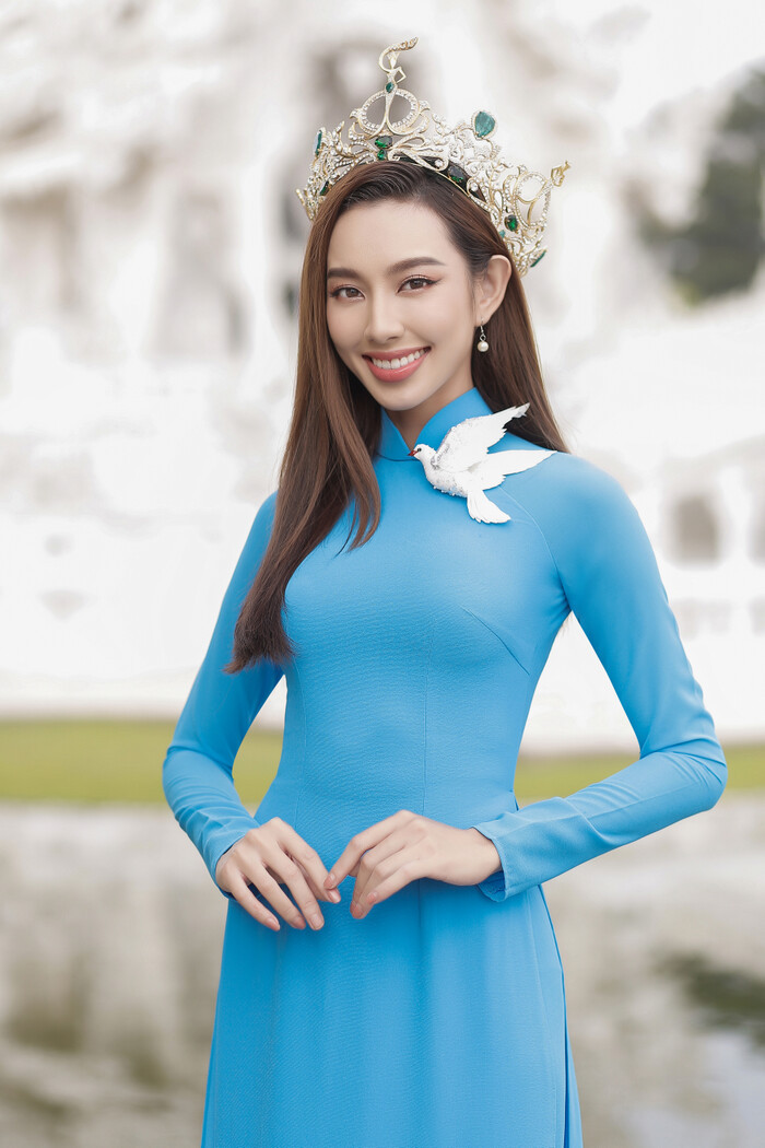 Hoa hậu Thuỳ Tiên 'lật mặt' bất ngờ khi bàn chuyện sinh đẻ
