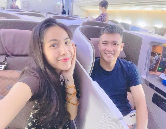 Vợ chồng Công Vinh - Thủy Tiên hạnh phúc trong chuyến du lịch đầu năm, tiết lộ 'đi để trở về'