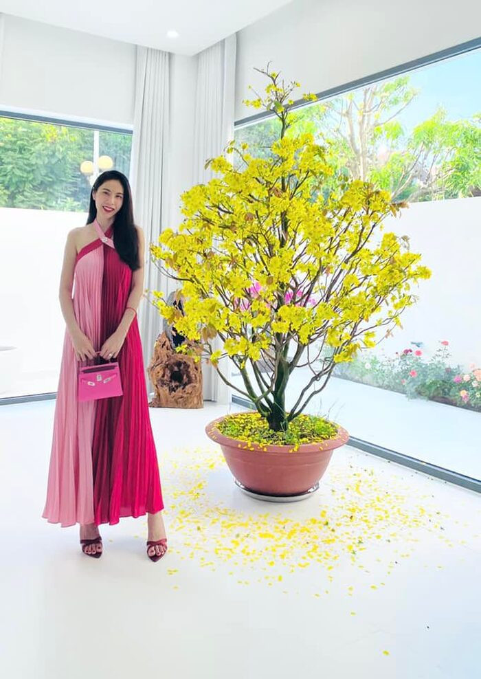 Vợ chồng Công Vinh - Thủy Tiên hạnh phúc trong chuyến du lịch đầu năm, tiết lộ 'đi để trở về'