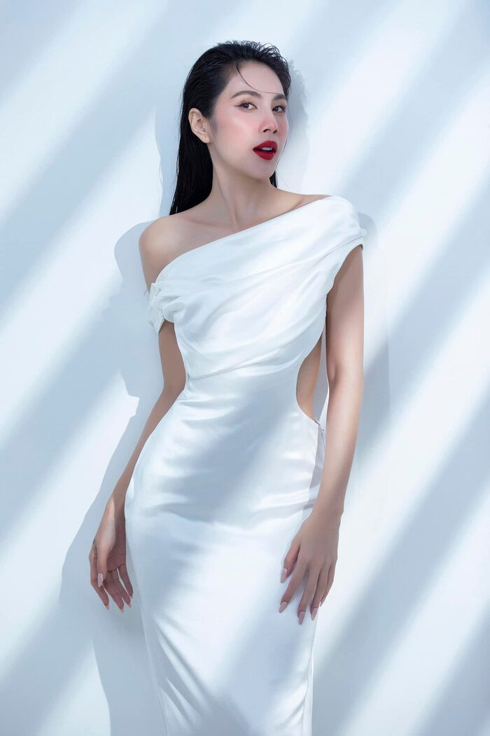 Vợ chồng Công Vinh - Thủy Tiên hạnh phúc trong chuyến du lịch đầu năm, tiết lộ 'đi để trở về'