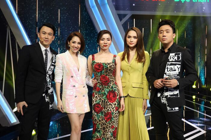 Trước khi làm giám khảo Miss World Vietnam, Lệ Quyên nhiều lần đọ sắc không khoan nhượng với dàn Hoa hậu
