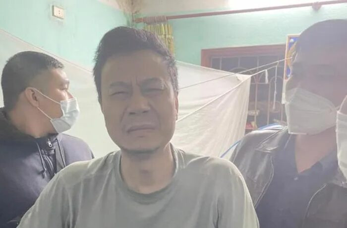 Hai nghi phạm cướp ngân hàng ở Hà Nội quen nhau qua 'hội những người vỡ nợ muốn làm liều' trên Facebook