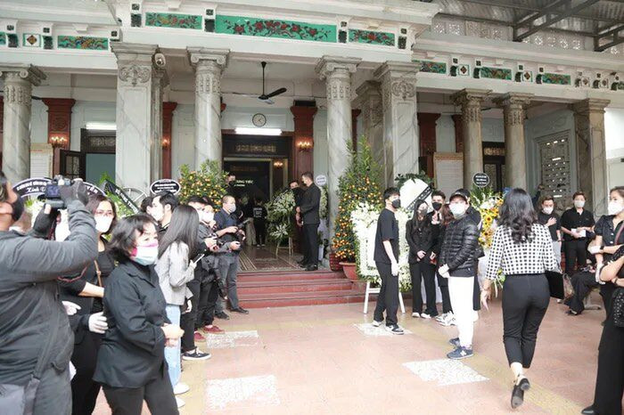 Văn Mai Hương gửi lời tiễn biệt đạo diễn Vũ Ngọc Phượng: 'Bọn em sẽ thay anh chăm sóc Isaac'