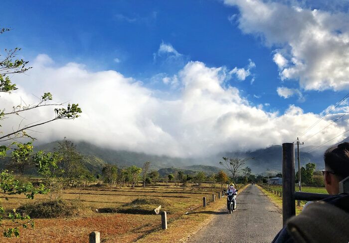Chạm tay vào đỉnh Chư Yang Lăk cao 1.643m