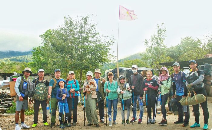 Chạm tay vào đỉnh Chư Yang Lăk cao 1.643m