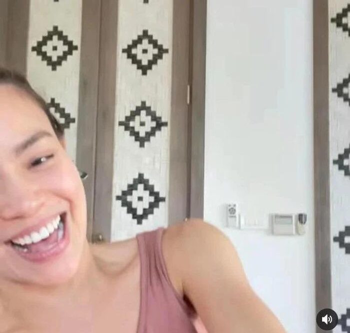 Hà Hồ để lộ một điểm trừ trên khuôn mặt, sai lầm y hệt Lệ Quyên ngày xưa