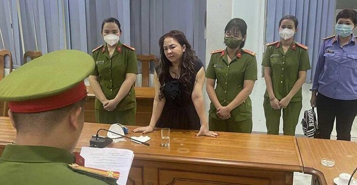 Bị antifan chất vấn, Trang Khàn đáp trả: 'Cứ ngồi đấy mà chờ, để xem ai là hoa nở, ai là hoa tàn'