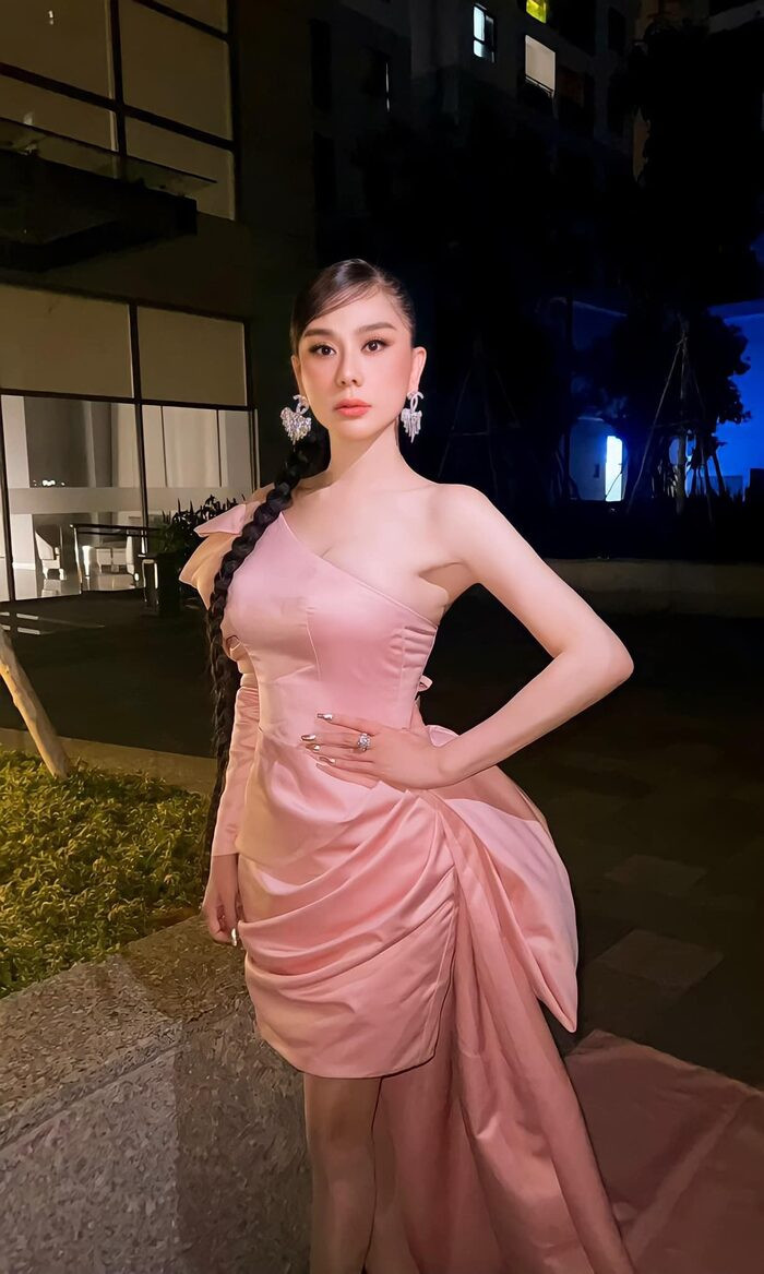 Hậu ồn ào với chồng cũ, Lâm Khánh Chi ẩn ý: 'Hãy biết buông bỏ những thứ không thuộc về mình'