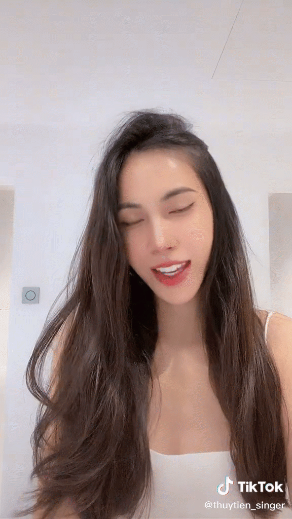 Tung clip hát hò hậu ồn ào từ thiện, Thuỷ Tiên có hành động liên quan bà Phương Hằng?