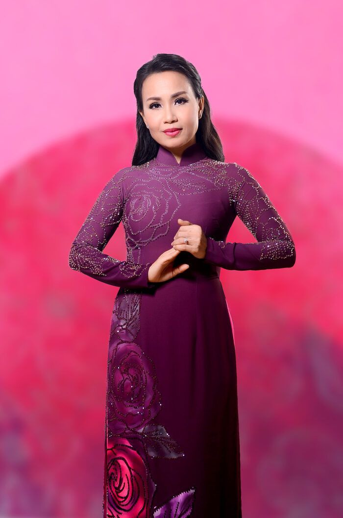 Cẩm Ly tự tin khoe vũ đạo với bản hit chục năm trước, nhan sắc trẻ trung khiến ai cũng xuýt xoa