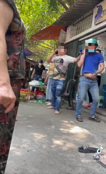 Đưa bạn của con về nhà, người đàn ông bị bố bạn đánh 'không trượt phát nào' vì nghi là bắt cóc