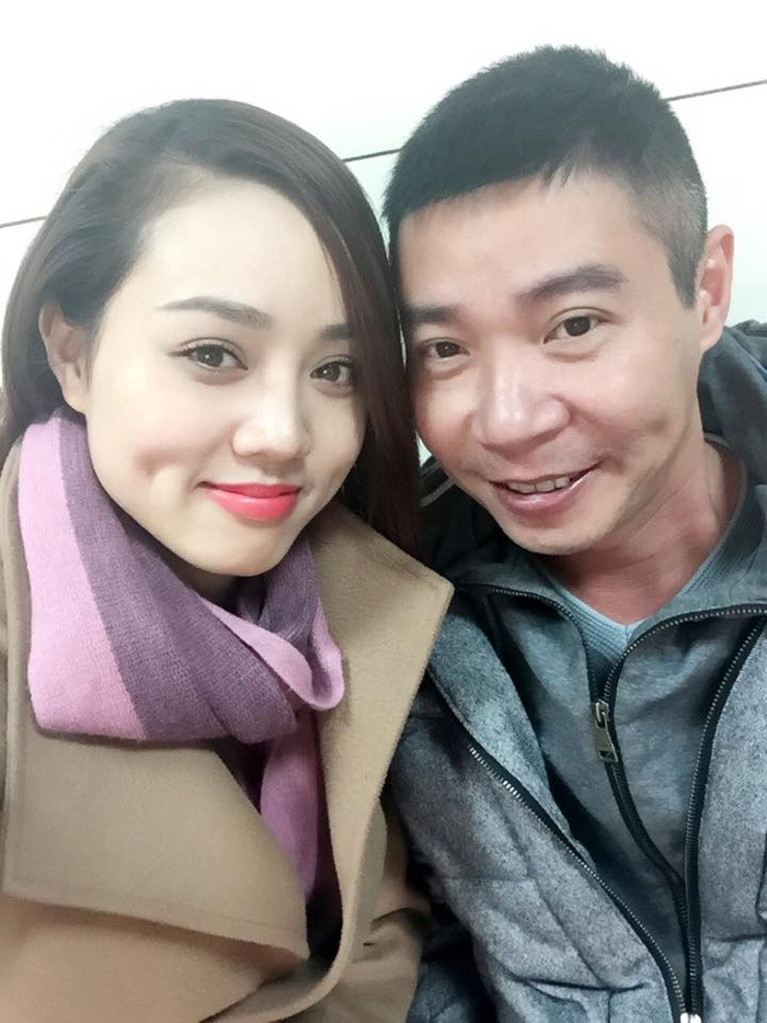 Sau 8 tháng chăm chồng trong bệnh viện, bà xã Công Lý úp mở thông báo có 'tin vui'