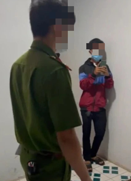 Ập vào phòng khách sạn, chồng bắt tại trận vợ đang ôm nhân tình 'say giấc nồng' Ảnh 2