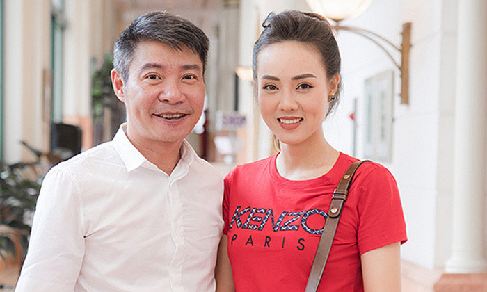 Bà xã Công Lý bị nhầm là người giúp việc, được người lạ thương tình cho suất cơm