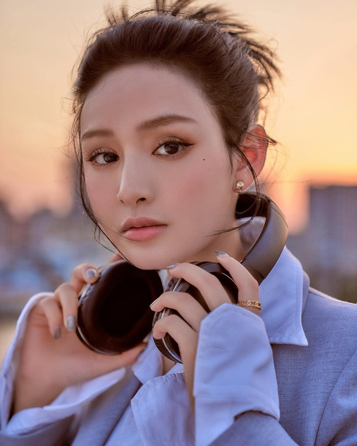 Cơ hội nào cho Hiền Hồ tái xuất showbiz sau khi công khai xin lỗi vì ồn ào 'anh em nương tựa'?
