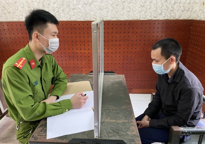 Ăn xong không chịu dọn dẹp, thanh niên mâu thuẫn với gia đình rồi dùng dao chém em trai Ảnh 1