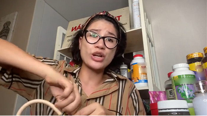 Trang Trần tiếp tục 'tố' thêm một nữ ca sĩ khác giật chồng đến 2 lần, chỉ quen 1 tháng là có bầu