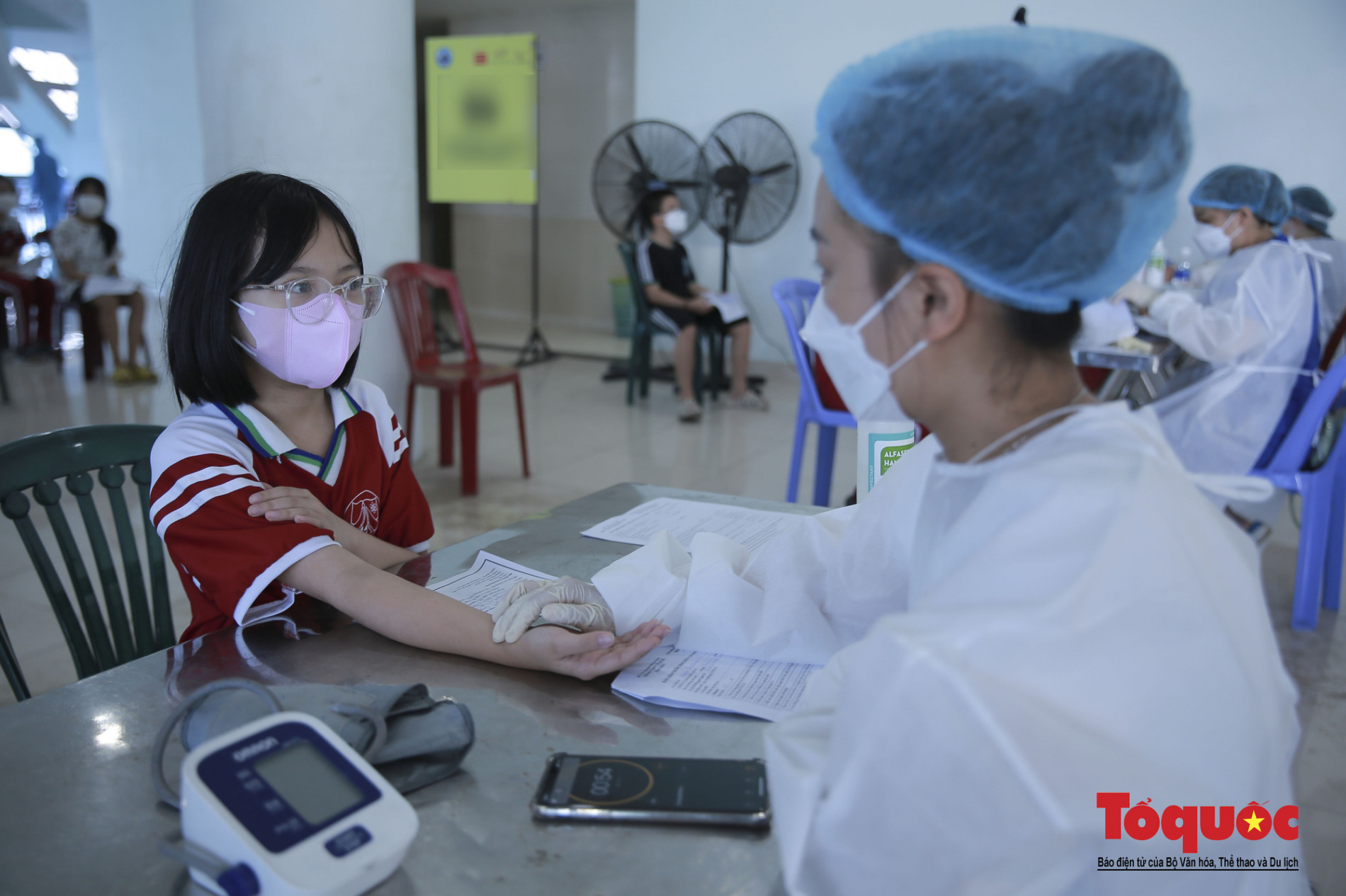 Đà Nẵng bắt đầu tiêm vaccine phòng Covid-19 cho trẻ - Ảnh 1.