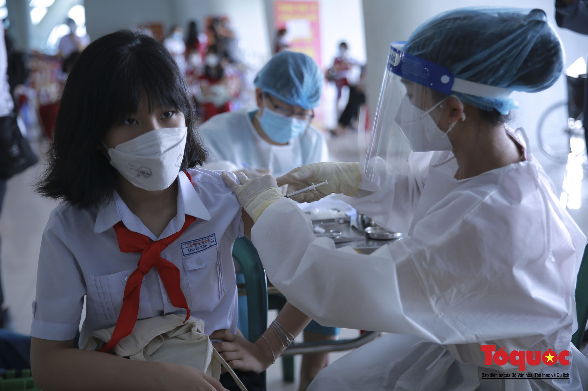 Đà Nẵng bắt đầu tiêm vaccine phòng Covid-19 cho trẻ - Ảnh 2.