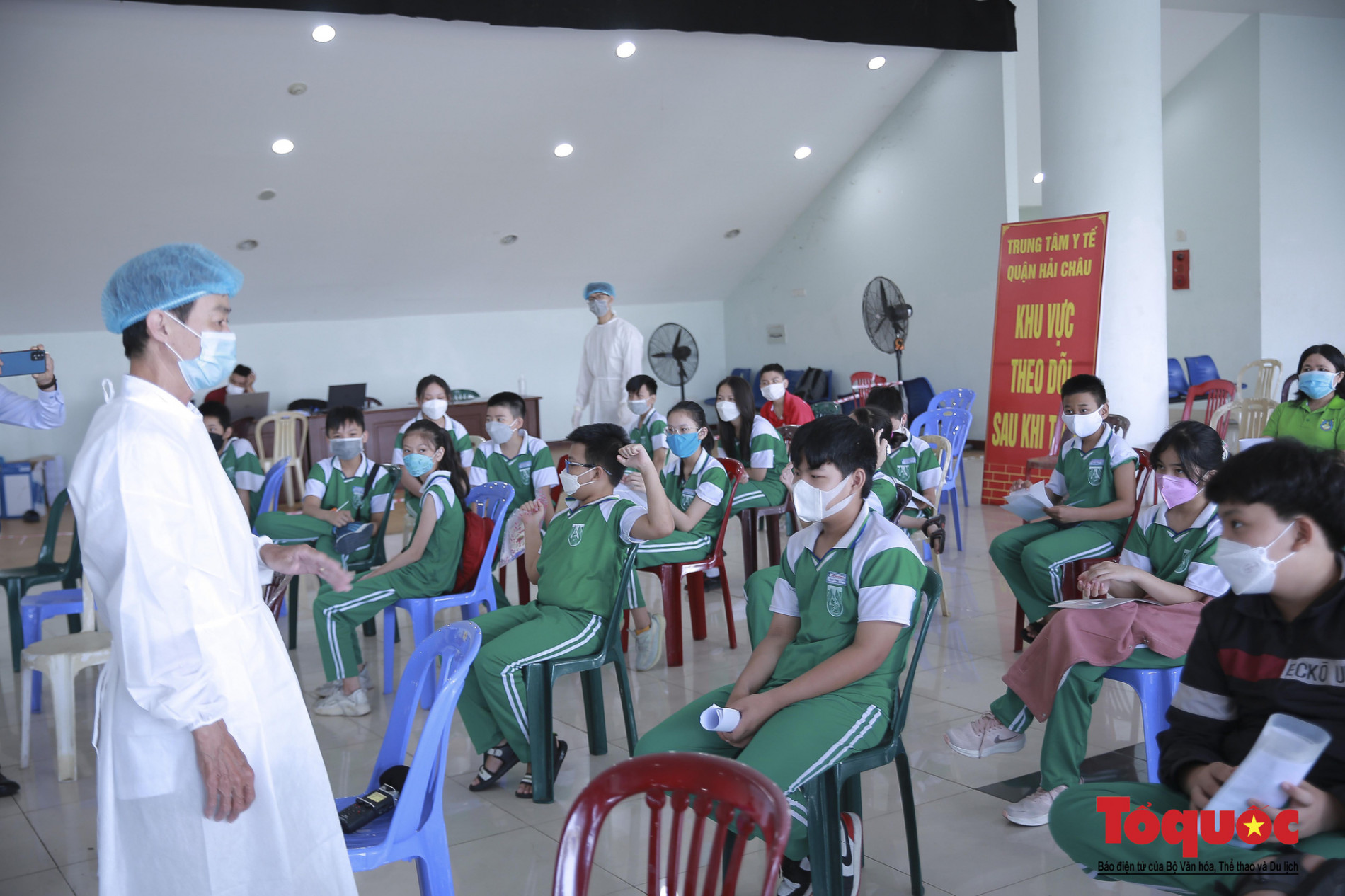 Đà Nẵng bắt đầu tiêm vaccine phòng Covid-19 cho trẻ - Ảnh 3.