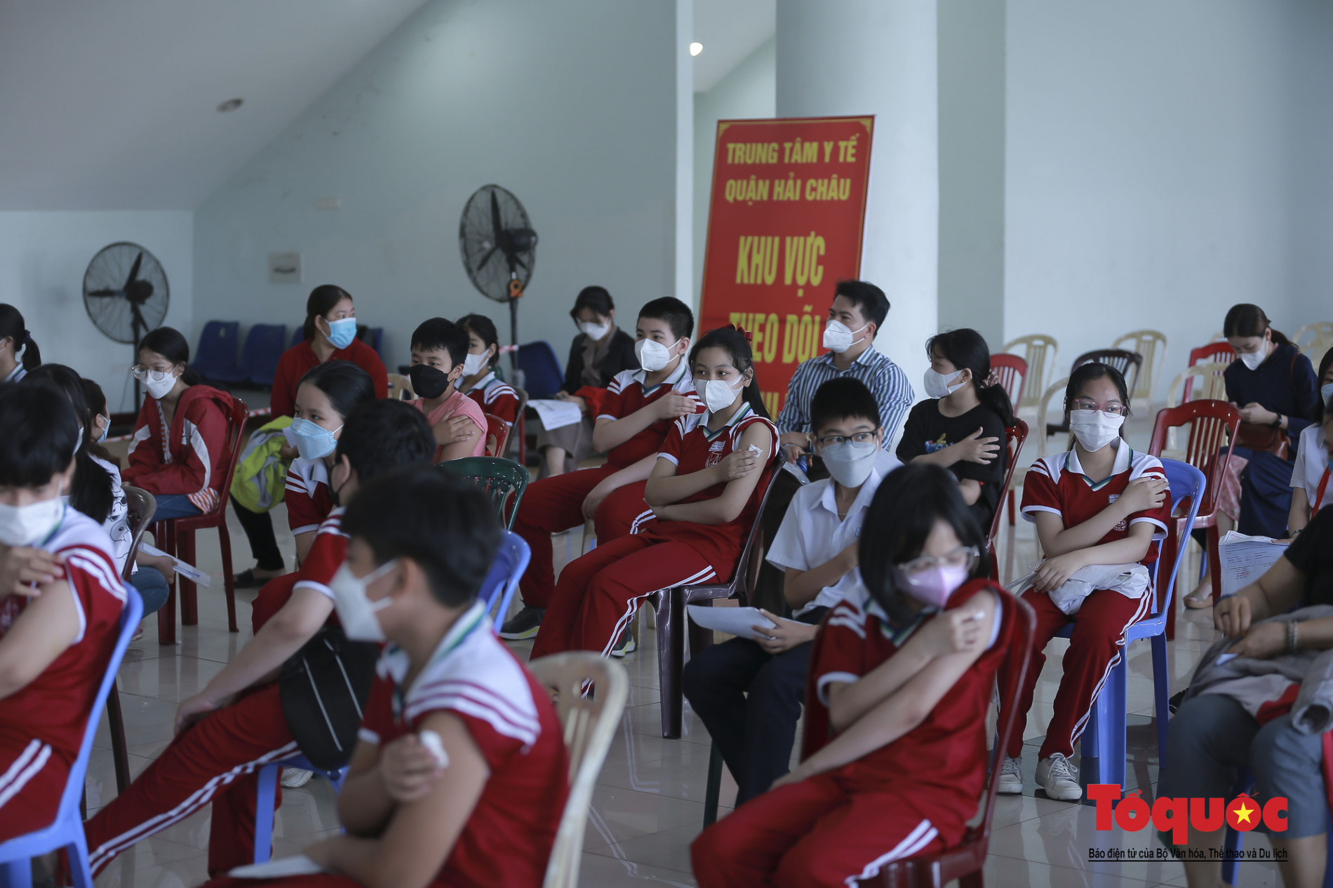 Đà Nẵng bắt đầu tiêm vaccine phòng Covid-19 cho trẻ - Ảnh 12.