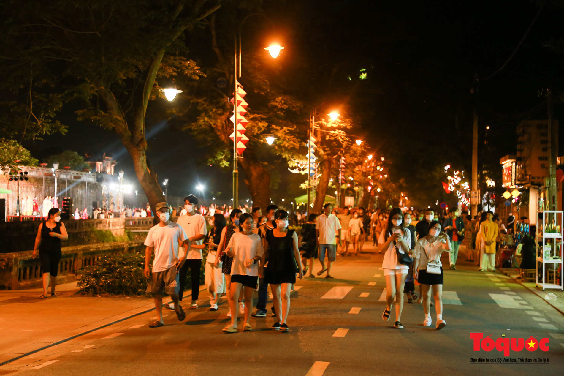 Công điện của Thủ tướng về bảo đảm an ninh, an toàn trong hoạt động du lịch dịp nghỉ lễ 30/4 - 01/5 - Ảnh 1.