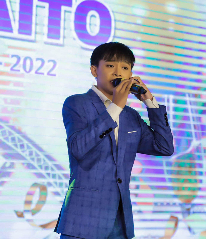 Hồ Văn Cường thử sức hát nhạc Pop Ballad trong sân khấu mới nhất, liệu có gây thiện cảm với netizen?