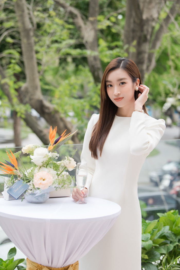 Xôn xao tin Đỗ Mỹ Linh hẹn hò con trai nhà bầu Hiển được hơn 1 năm, hai bên gia đình hết lòng ủng hộ