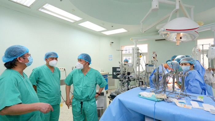 Bệnh nhân 37 tuổi được thực hiện ca ghép tim xuyên Việt cứu sống ngoạn mục