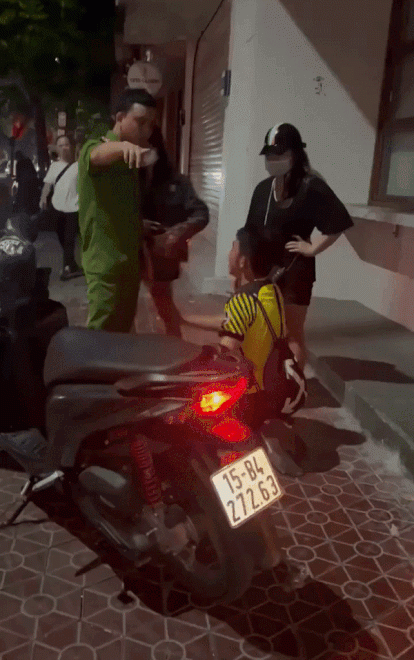 Clip: Sàm sỡ cô gái trên đường, nam thanh niên bị nạn nhân truy đuổi và cái kết nhớ đời