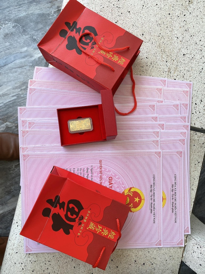 Lương Bằng Quang gây sốc khi khoe gần 20 cuốn sổ nhà đất, khẳng định nhờ Ngân 98 mới chịu 'cày' đến vậy