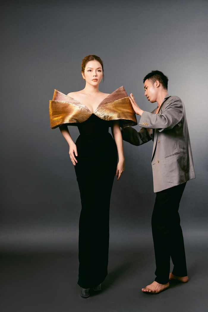 Lý Nhã Kỳ mang 50 bộ đồ, ekip 10 người qua Pháp dự Cannes: Đẳng cấp hay 'ô dề'