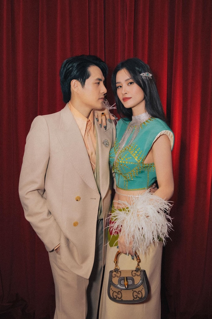 Rộ clip Đông Nhi bỏ tiền thuê fan: Ai không hô tên đúng sẽ bị đuổi về, tiền cũng đừng hòng mà lấy?