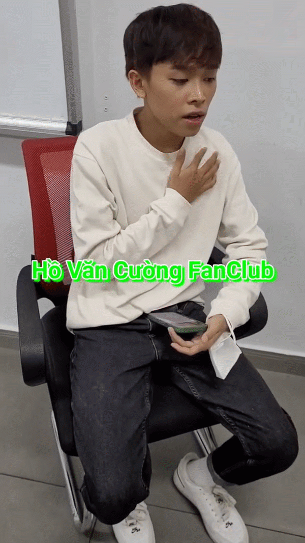 Lộ clip Hồ Văn Cường luyện tập trong hậu trường, giọng hát liệu có gây tranh cãi như trên sân khấu?