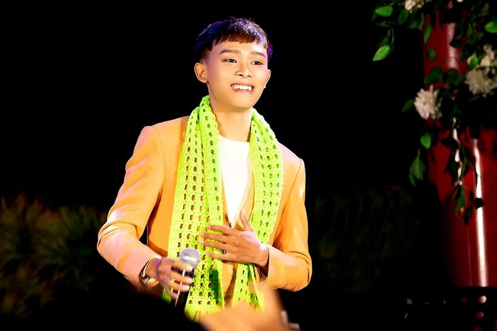 Vì sao Hồ Văn Cường lại bối rối mong khán giả thông cảm, bỏ qua khi lựa chọn hát ca khúc này?