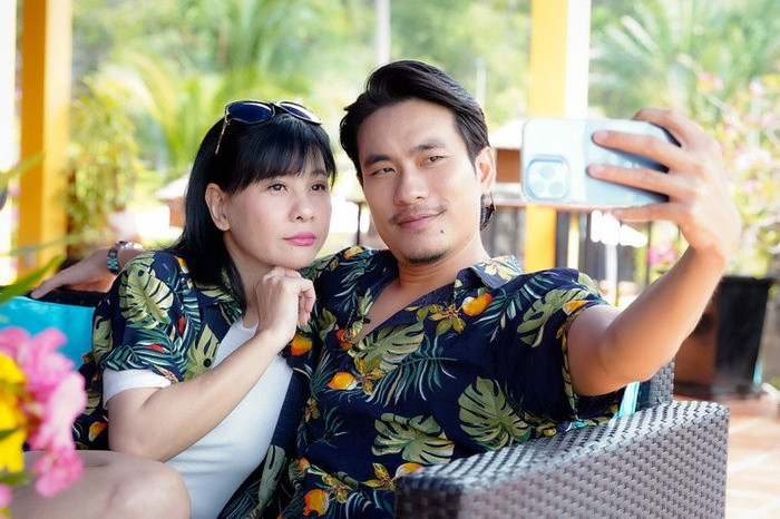 Hoa hậu Đặng Thu Thảo đồng cảm với Cát Phượng, nhắn nhủ: 'Mất tất cả niềm tin'
