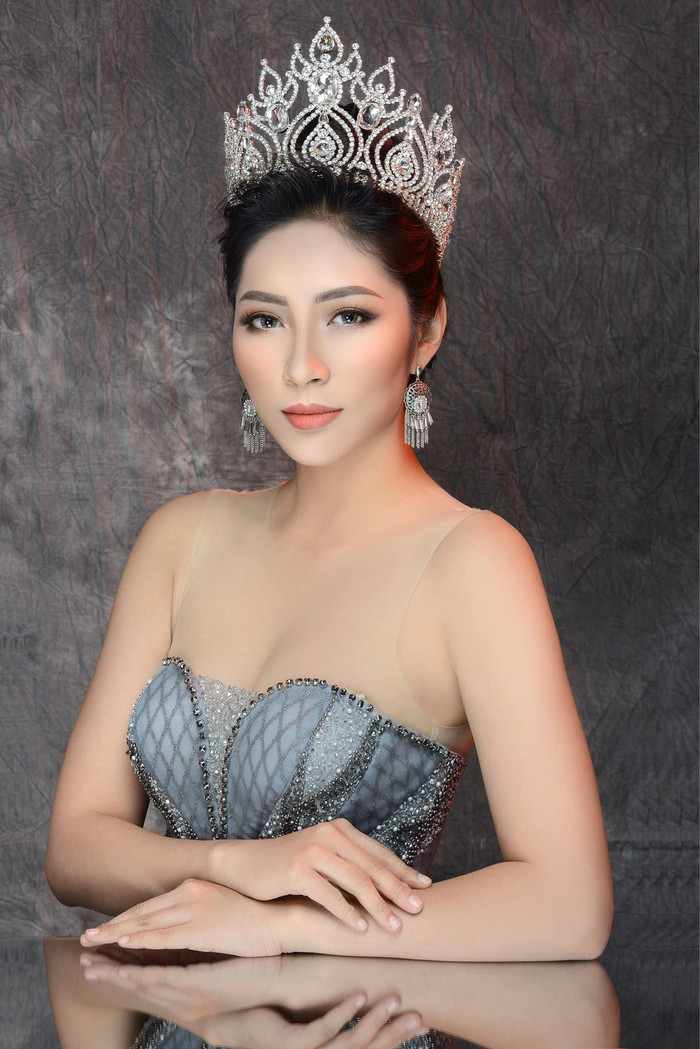 Hoa hậu Đặng Thu Thảo đồng cảm với Cát Phượng, nhắn nhủ: 'Mất tất cả niềm tin'