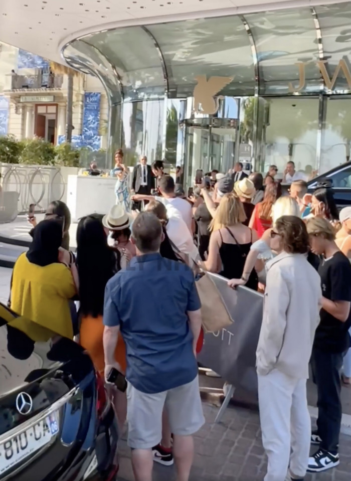 Bị chê dự Cannes nhưng khán giả quốc tế không thèm ngó, Lý Nhã Kỳ đăng video đáp trả cực gắt
