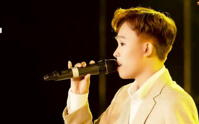 Ngoại hình Hồ Văn Cường thay đổi bất ngờ trong show diễn mới