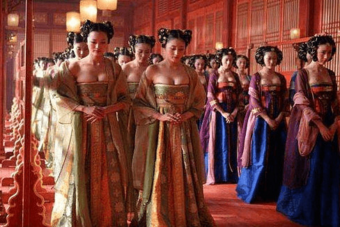 Để trở thành thê thiếp của hoàng đế, mỹ nữ xưa bị 'soi' cơ thể khắt khe đến đâu?