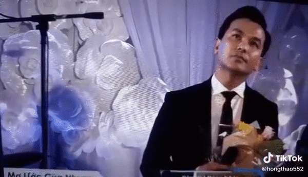 Mạnh Quỳnh hát lại bản hit của Phi Nhung khiến khán giả rơi nước mắt