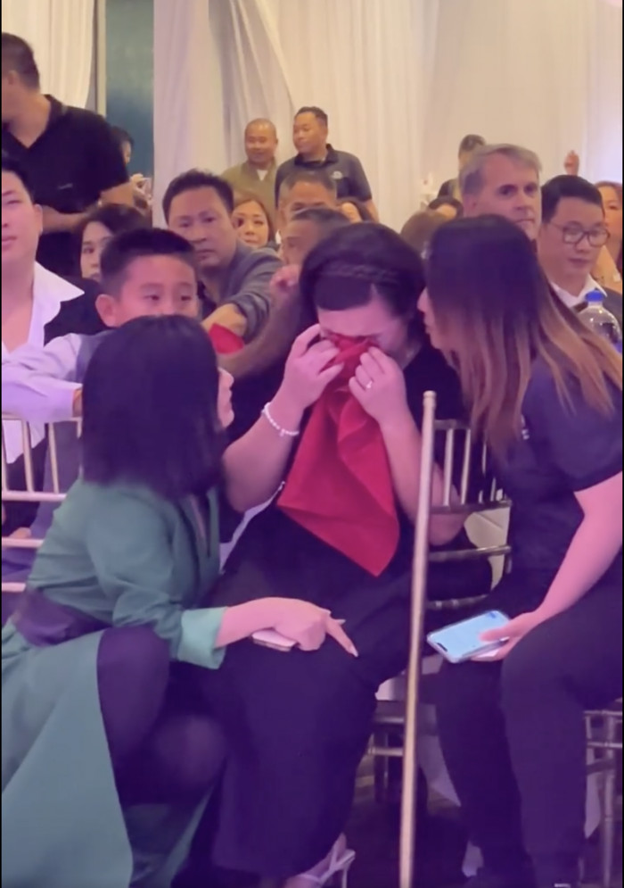 Mạnh Quỳnh hát lại bản hit của Phi Nhung khiến khán giả rơi nước mắt