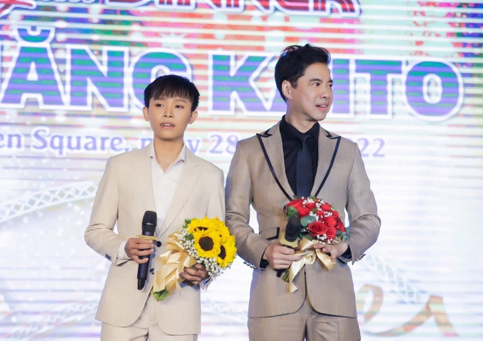 Sở hữu cát-xê cao ngất, Hồ Văn Cường vẫn là nam ca sĩ tiết kiệm bậc nhất thông qua chi tiết này?