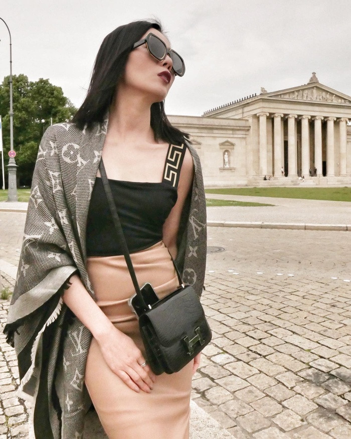 Bị coi thường khi mua đồ hiệu tại Pháp, Lệ Quyên thẳng thừng đáp trả: 'Thừa đồ mở hẳn 3 cái store nha'