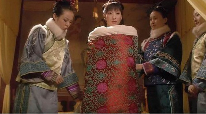 Vì sao sau khi thị tẩm xong, Phi tần không được ở lại qua đêm cùng Hoàng đế?