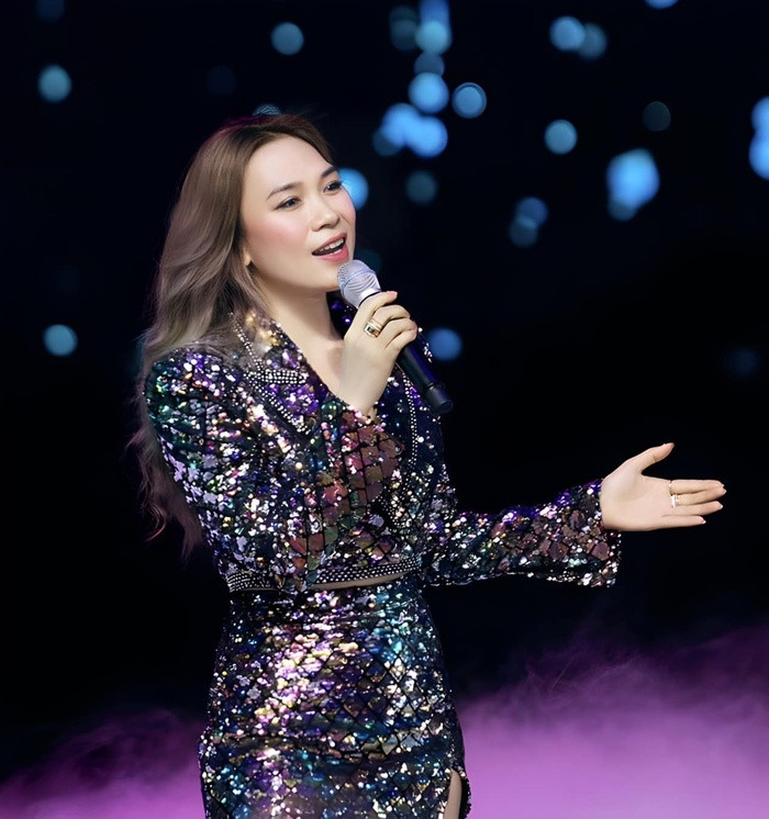 Mỹ Tâm thừa nhận đang hẹn hò một người Hàn Quốc, còn từng ngồi khóc nức nở khi đi xem show nữ ca sĩ?